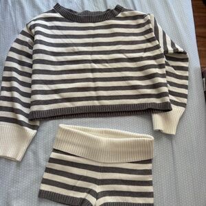 edikted White & Gray Striped Women's Sweater set - Size XS